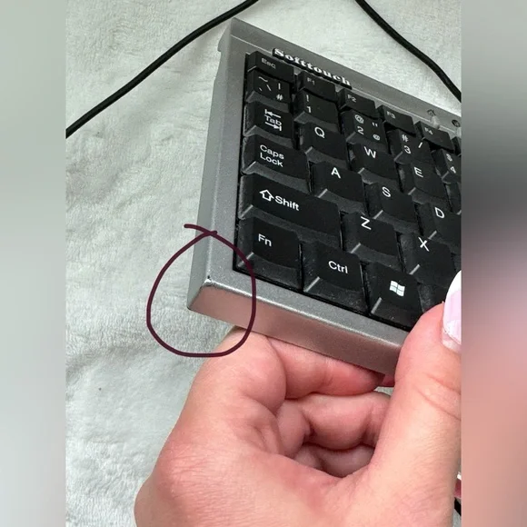 Softtouch USB Mini Multimedia Keyboard - Picture 9 of 13